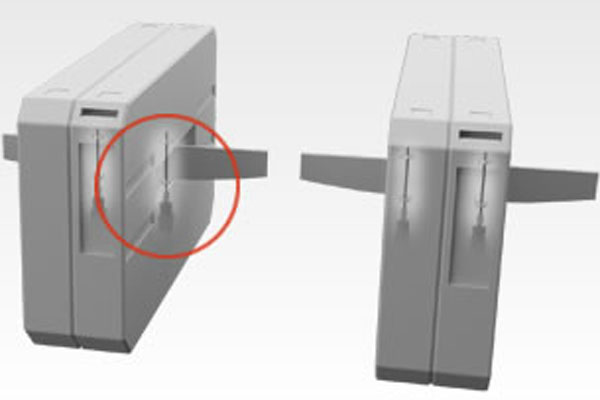 駅の改札ゲートのフラップ保持